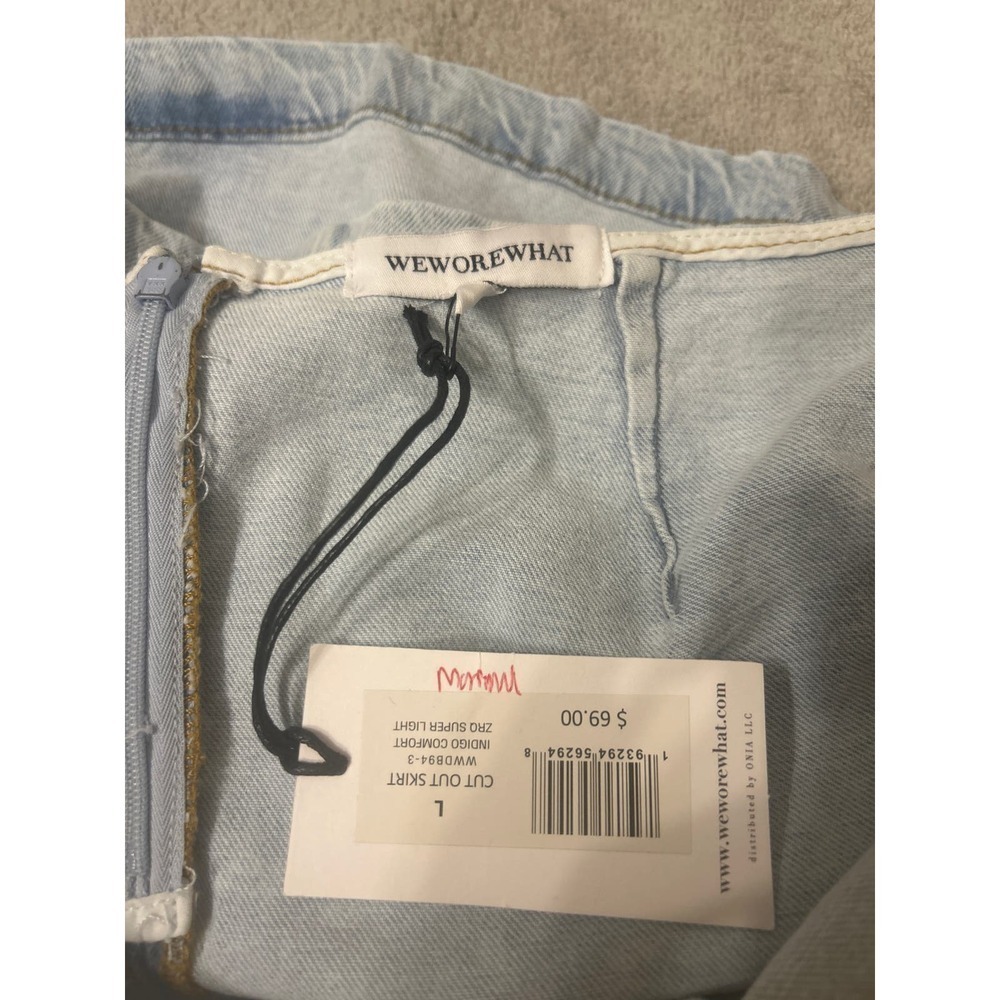 WeWoreWhat NWT Light Wash Cut Out Mini Denim Mini Skirt Size Large - Picture 8 of 11